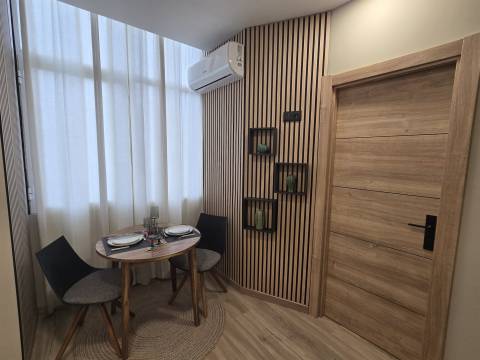 Apartamento/Escritório Remodelado Próximo ao Polo Universitário e Hospital São João