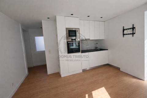 Estúdio T0+1 Totalmente Equipado na Rua de Santa Catarina – Exclusivo Domus Tributo