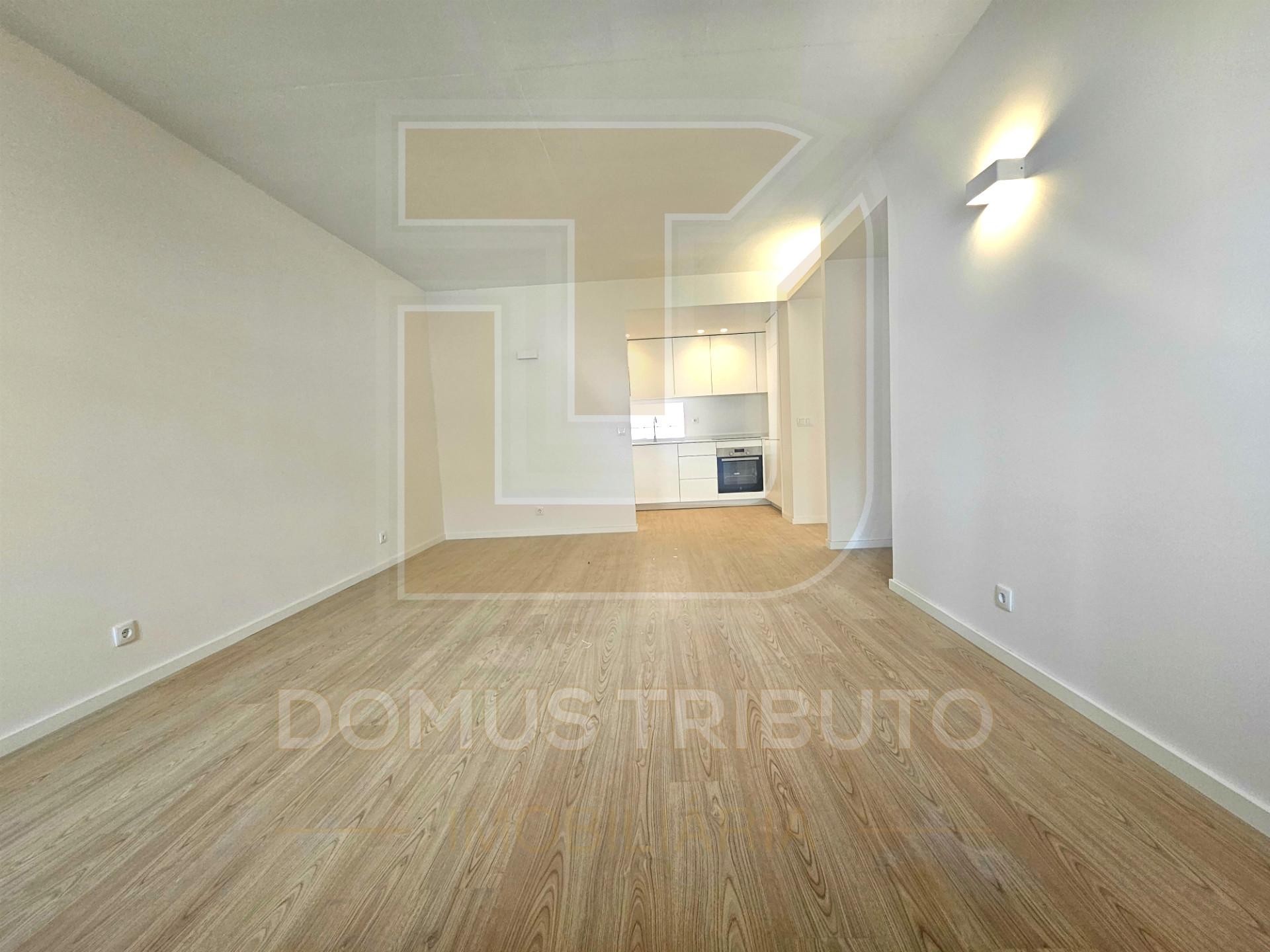 Apartamento T1 c/ Lugar de Garagem Novo, Junto ao Metro Câmara de Matosinhos