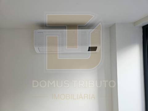 Apartamento T0+1 com Terraço, Novo, junto ao Mercado de Matosinhos