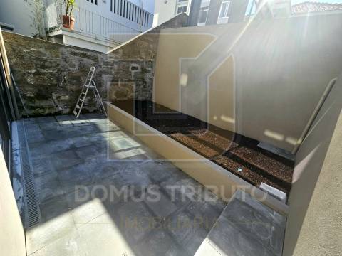 Apartamento T0+1 com Terraço, Novo, junto ao Mercado de Matosinhos