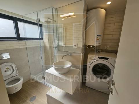 Apartamento T0+1 com Terraço, Novo, junto ao Mercado de Matosinhos