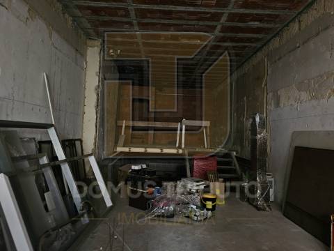 Loja com 3 Pisos no Coração de Matosinhos - Zona Histórica e Comercial