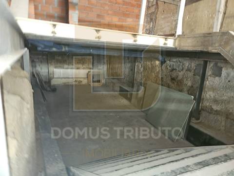 Loja com 3 Pisos no Coração de Matosinhos - Zona Histórica e Comercial