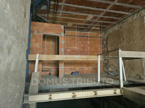 Loja com 3 Pisos no Coração de Matosinhos - Zona Histórica e Comercial