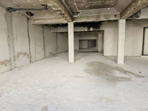 Loja para Arrendamento em plena Rua Brito Capelo, junto ao Metro - Matosinhos