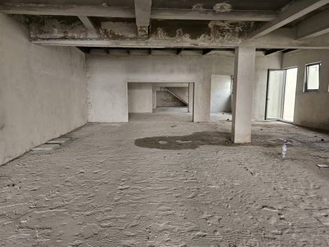 Loja para Arrendamento em plena Rua Brito Capelo, junto ao Metro - Matosinhos