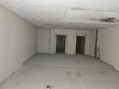 Loja para Arrendamento em plena Rua Brito Capelo, junto ao Metro - Matosinhos