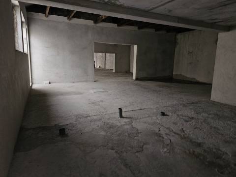 Loja para Arrendamento em plena Rua Brito Capelo, junto ao Metro - Matosinhos