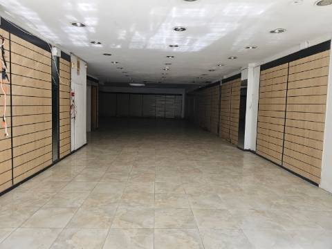 Loja para Arrendamento no Centro Histórico de Matosinhos – Rua Brito Capelo