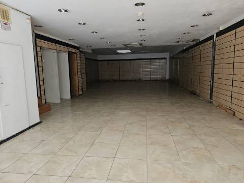 Loja para Arrendamento no Centro Histórico de Matosinhos – Rua Brito Capelo