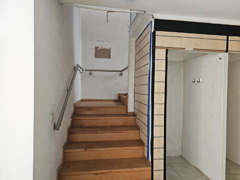 Loja para Arrendamento no Centro Histórico de Matosinhos – Rua Brito Capelo