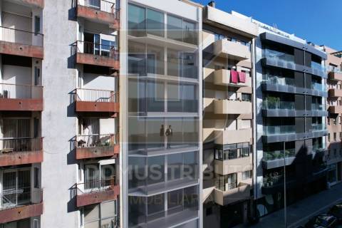 Apartamento T1, de Luxo, com terraço a 100metros da Praia de Matosinhos