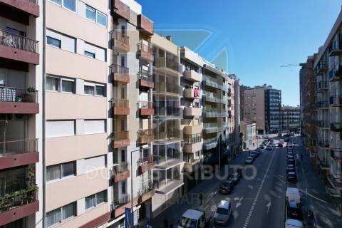Apartamento T1, de Luxo, vistas de mar a 100metros da Praia de Matosinhos