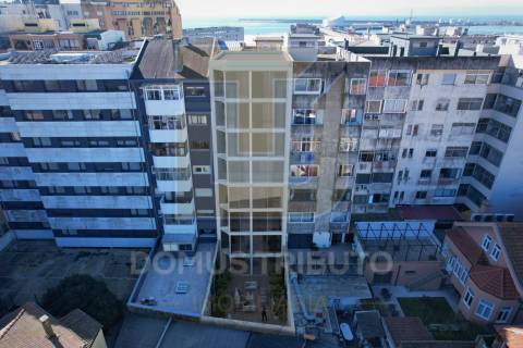 Apartamento T1, de Luxo, vistas de mar a 100metros da Praia de Matosinhos