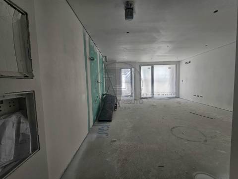 Apartamento T1+1 com Varanda e Lugar de Garagem, Águas Santas, Maia