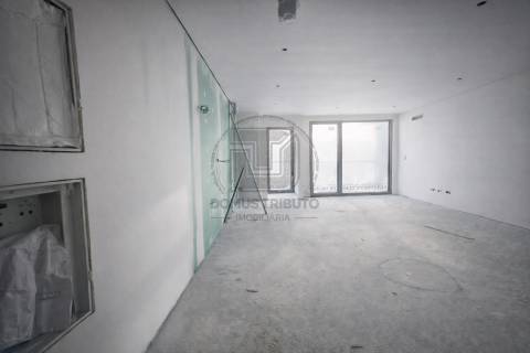 Apartamento T1+1 com Varanda e Lugar de Garagem, Águas Santas, Maia