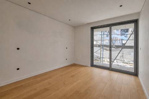 Apartamento T1+1 com Varanda e Lugar de Garagem, Águas Santas, Maia