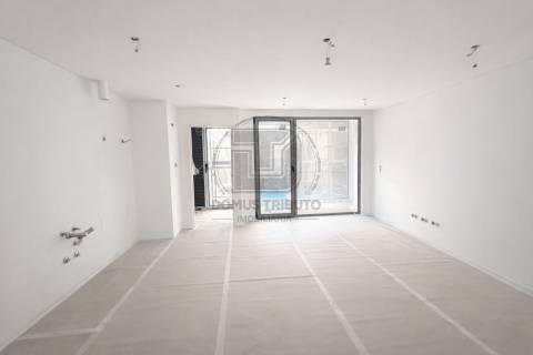 Apartamento T1+1 com Varanda e Lugar de Garagem, Águas Santas, Maia