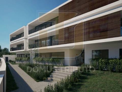 Apartamento T2 em Construção, com Varanda e Garagem num Condomínio Fechado com Piscina, Gondomar
