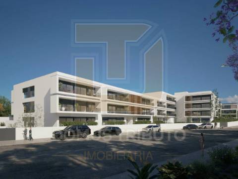Apartamento T2 em Construção, com Varanda e Garagem num Condomínio Fechado com Piscina, Gondomar