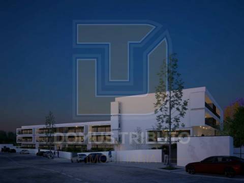 Apartamento T2 em Construção, com Varanda e Garagem num Condomínio Fechado com Piscina, Gondomar