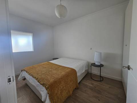 Atelier Mobilado e Equipado, Convertido em Apartamento T0+2, Matosinhos Mercado
