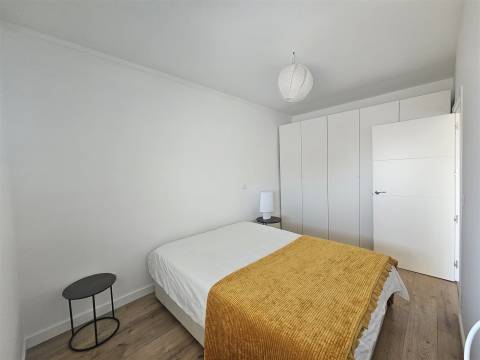Atelier Mobilado e Equipado, Convertido em Apartamento T0+2, Matosinhos Mercado