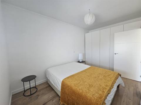 Atelier Mobilado e Equipado, Convertido em Apartamento T0+2, Matosinhos Mercado