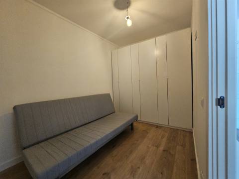 Atelier Mobilado e Equipado, Convertido em Apartamento T0+2, Matosinhos Mercado