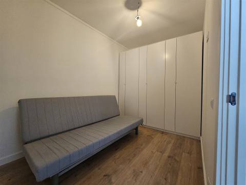 Atelier Mobilado e Equipado, Convertido em Apartamento T0+2, Matosinhos Mercado