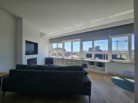 Atelier Mobilado e Equipado, Convertido em Apartamento T0+2, Matosinhos Mercado