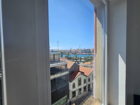 Atelier Mobilado e Equipado, Convertido em Apartamento T0+2, Matosinhos Mercado
