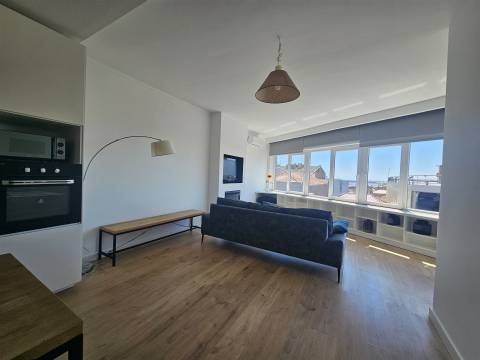 Atelier Mobilado e Equipado, Convertido em Apartamento T0+2, Matosinhos Mercado