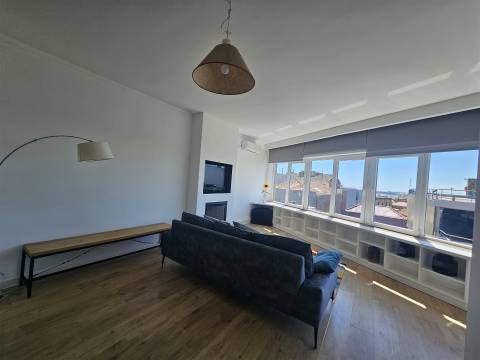 Atelier Mobilado e Equipado, Convertido em Apartamento T0+2, Matosinhos Mercado