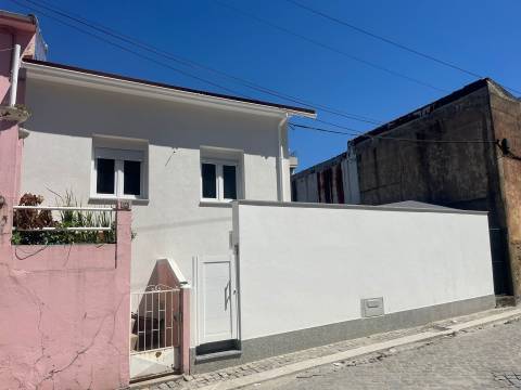 Moradia V1 Totalmente Reabilitada em Rio Tinto