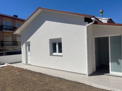 Moradia V1 Totalmente Reabilitada em Rio Tinto