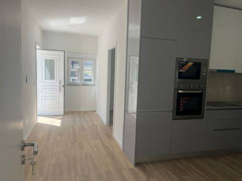 Moradia V1 Totalmente Reabilitada em Rio Tinto