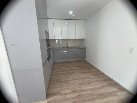 Moradia V1 Totalmente Reabilitada em Rio Tinto