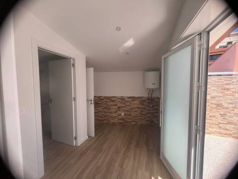 Moradia V1 Totalmente Reabilitada em Rio Tinto