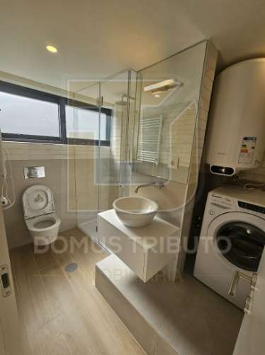 Apartamento T0+1 com Terraço, Novo, junto ao Mercado de Matosinhos