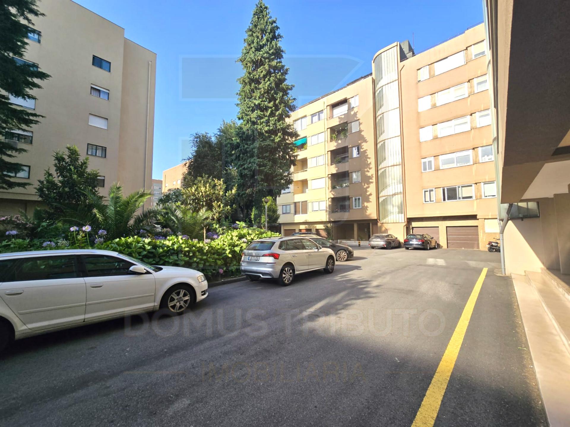 Apartamento T3 com Varanda, Vista Mar e Box – Junto à CUF Matosinhos