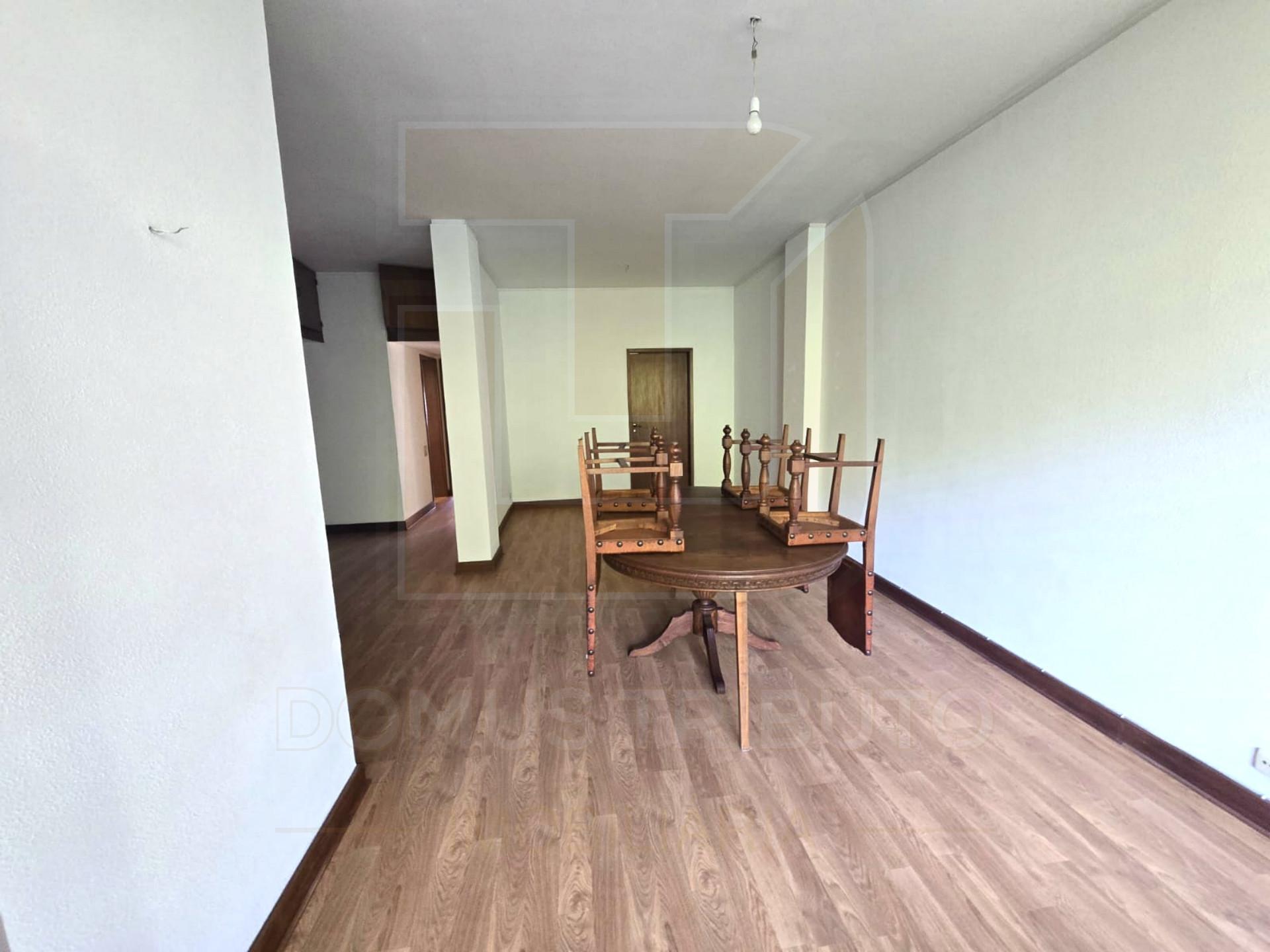 Apartamento T3 com Varanda, Vista Mar e Box – Junto à CUF Matosinhos