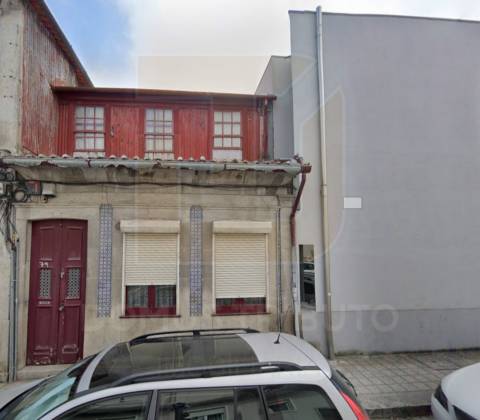 Moradia para Remodelar na Boavista – Uma Oportunidade Única no Coração do Porto