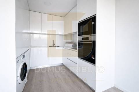 Apartamento T1 com Terraço, Jardim e Garagem | Polo Universitário – Porto