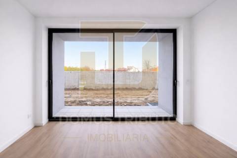 Apartamento T1 com Terraço, Jardim e Garagem | Polo Universitário – Porto