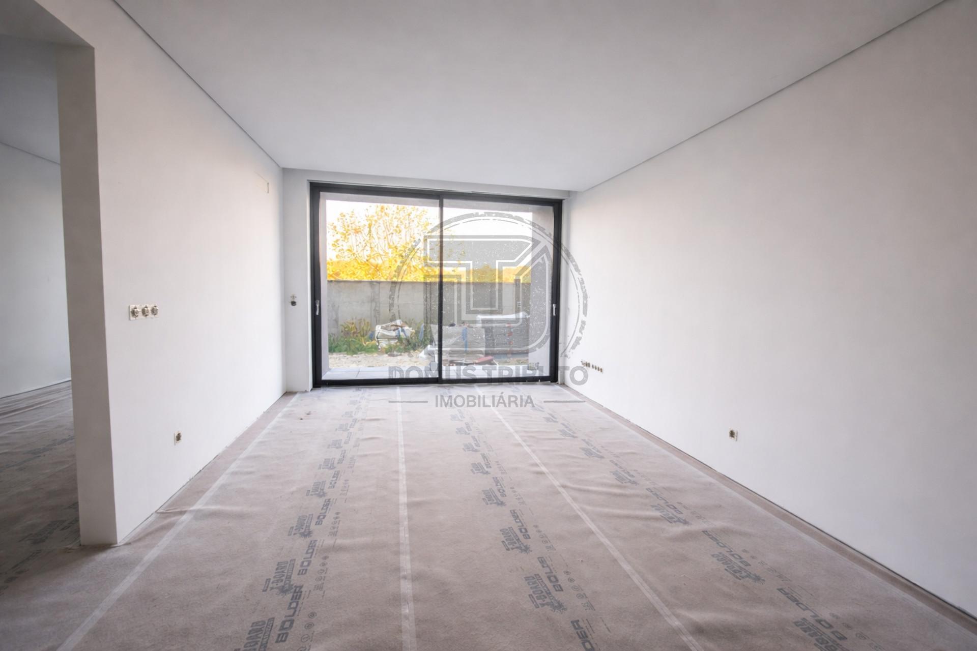 Apartamento T1 com Terraço, Jardim e Garagem | Polo Universitário – Porto