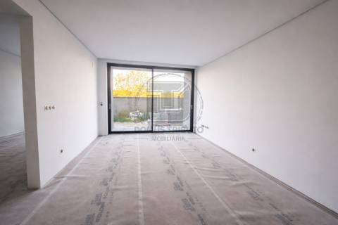 Apartamento T1 com Terraço, Jardim e Garagem | Polo Universitário – Porto