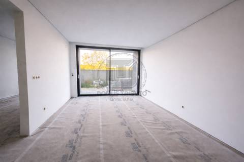 Apartamento T1 com Terraço, Jardim e Garagem | Polo Universitário – Porto