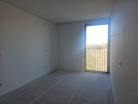 Apartamento T1 com Varanda e Lugar de Estacionamento | Polo Universitário – Porto